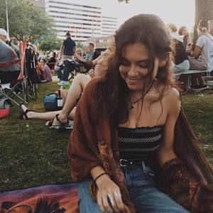 Meet your Posher, Sienna